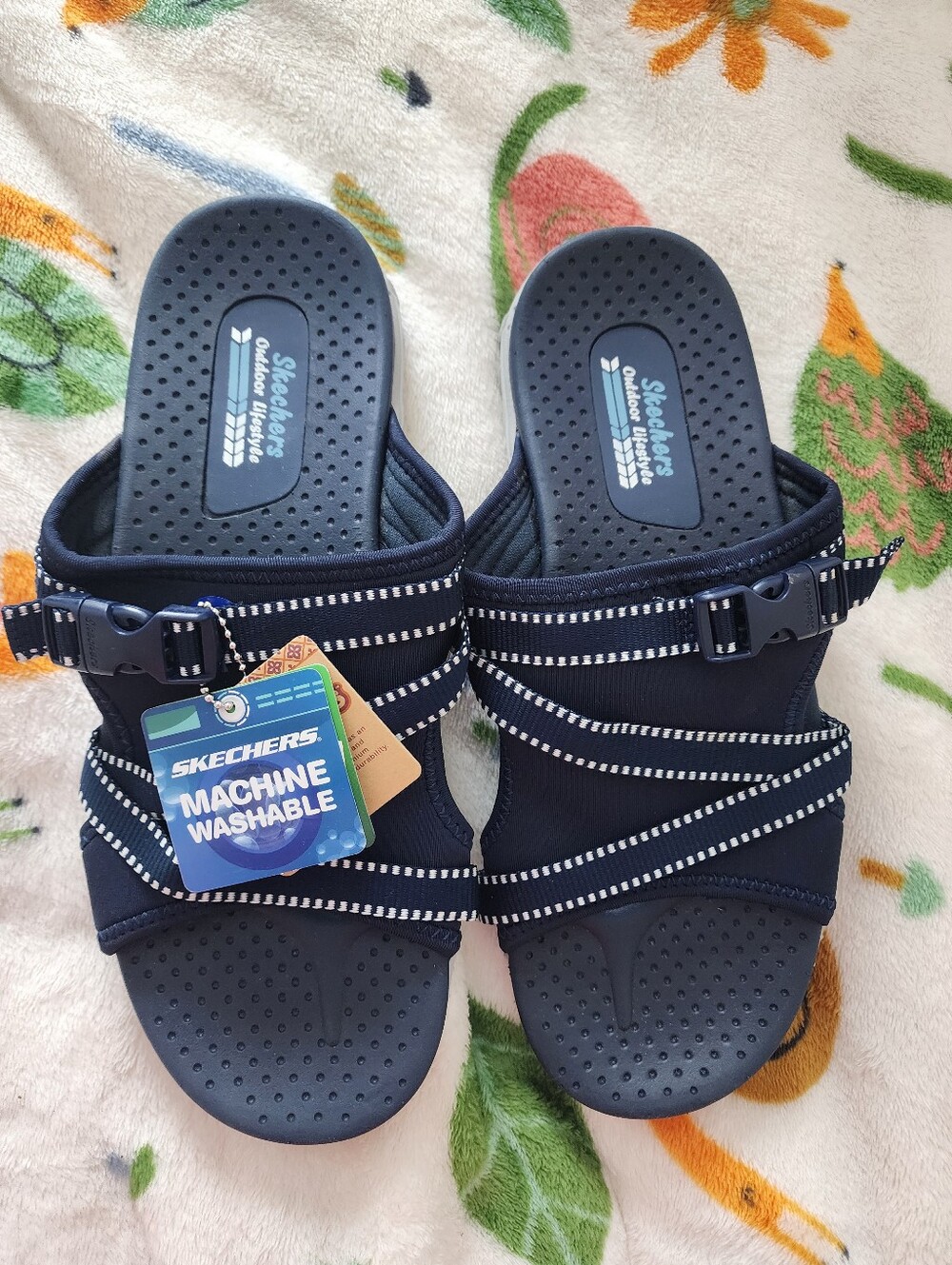 Skechers Women’s Navy Striped Slide Sandals with Adjustable Buckles. Size 10.